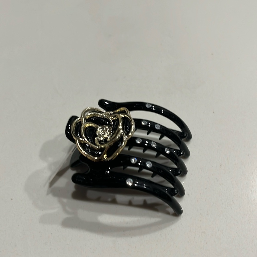 Rose hair clip NWT